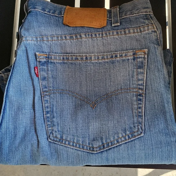 Men's 38x32 505 Regular Fit, Straight Leg Jeans - Picture 2 of 3